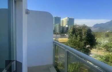 Imagem: O depósito possui 3 Vagas na garagem, 90m² de Área, Imóvel