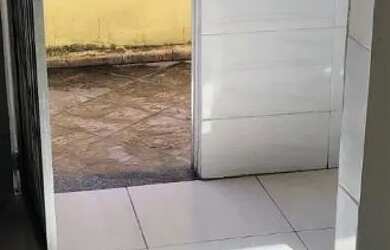 Imagem: A casa possui 1 Dormitório, 1 Banheiro e está localizado