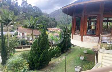 Imagem: A casa em condomínio possui 5 Dormitórios, 5 Banheiros, 5