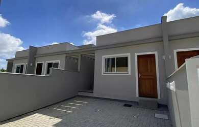 Imagem: A casa possui 2 Dormitórios, 1 Banheiro, 1 Vaga na garagem