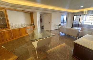 Imagem: O apartamento possui 4 Dormitórios, 5 Banheiros, 3 Vagas na