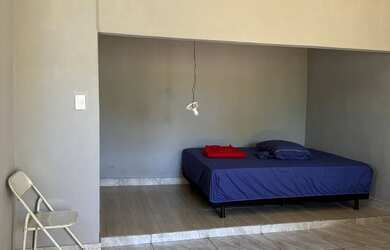 Imagem: A kitnet possui 1 Dormitório, 1 Banheiro, 1 Vaga na garagem