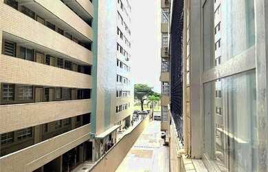 Imagem: O apartamento possui 1 Dormitório, 1 Banheiro, 1 Vaga na garagem