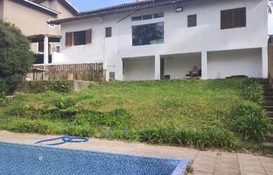 Imagem: A casa em condomínio possui 5 Dormitórios, 5 Banheiros, 5