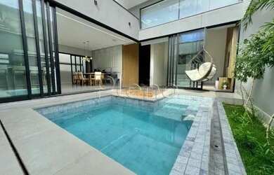 Imagem: A casa em condomínio possui 3 Dormitórios, 2 Banheiros, 4