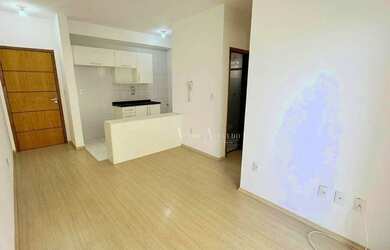 Imagem: O apartamento possui 2 Dormitórios, 1 Banheiro, 1 Vaga na garagem