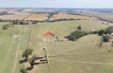 Imagem: A fazenda possui 200m² de Área e está localizado em Centro