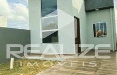 Imagem: A casa possui 2 Dormitórios, 1 Banheiro, 2 Vagas na garagem