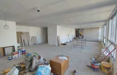 Imagem: O depósito possui 1 Vaga na garagem, 130m² de Área e está