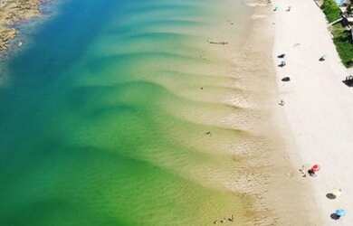 Imagem: A casa em condomínio à venda possui 4 Dormitórios, 5 Banheiros