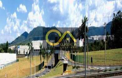 Imagem: O terreno possui 5.000m² de Área e está localizado em Medeiros