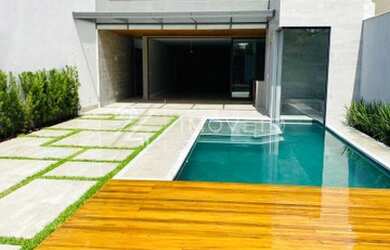 Imagem: A casa em condomínio possui 5 Dormitórios, 5 Banheiros, 3