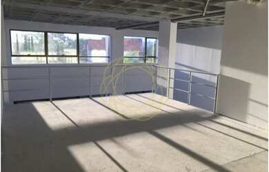 Imagem: O depósito possui 4 Vagas na garagem, 203m² de Área e está