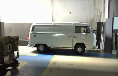 Imagem: O depósito possui 4 Vagas na garagem, 2.368m² de Área e