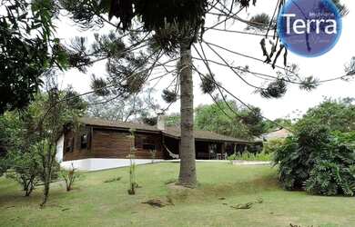 Imagem: A casa em condomínio possui 3 Dormitórios, 2 Banheiros, 257m²