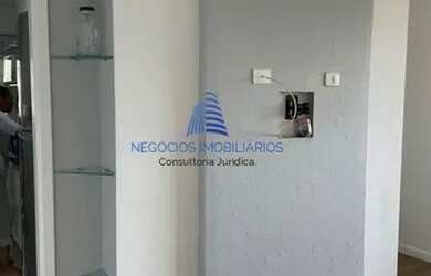 Imagem: O apartamento possui 3 Dormitórios, 1 Banheiro, 2 Vagas na