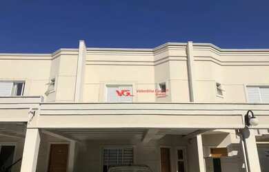 Imagem: A casa em condomínio possui 3 Dormitórios, 2 Banheiros, 2