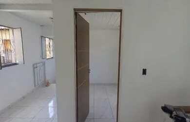 Imagem: A casa possui 2 Dormitórios, 1 Banheiro e está localizado