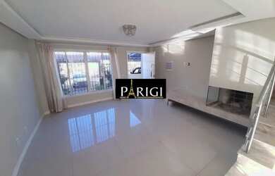 Imagem: A casa possui 2 Dormitórios, 2 Banheiros, 2 Vagas na garagem