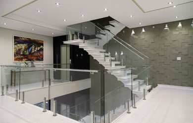 Imagem 3: Casa de condomínio para aluguel e venda tem 600 metros quadrados com 5 quartos