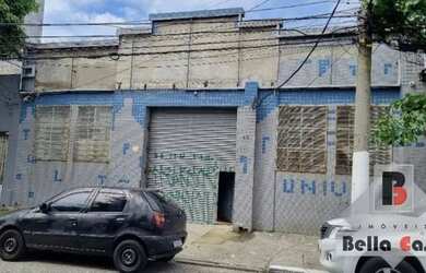 Imagem: O depósito possui 5 Vagas na garagem e 895m² de Área e está