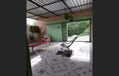 Imagem: A casa possui 2 Dormitórios, 1 Banheiro e está localizado