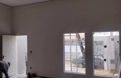 Imagem: A casa possui 2 Dormitórios, 1 Banheiro, 150m² de Área e