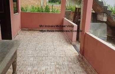 Imagem: A casa possui 4 Dormitórios, 4 Banheiros, 1 Vaga na garagem