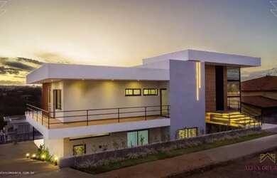 Imagem: A casa em condomínio possui 5 Dormitórios, 5 Banheiros, 1