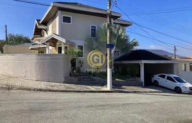 Imagem: A casa em condomínio possui 3 Dormitórios, 4 Banheiros, 2