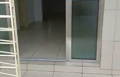 Imagem: A casa possui 3 Dormitórios, 2 Banheiros, 1 Vaga na garagem