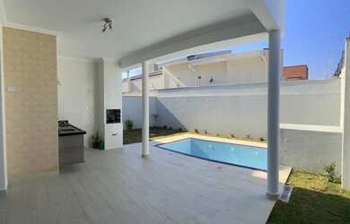 Imagem: A casa em condomínio possui 3 Dormitórios, 4 Banheiros, 4