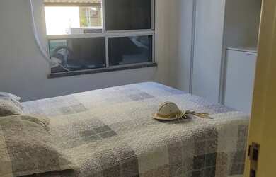 Imagem: A casa possui 3 Dormitórios, 2 Banheiros, 1 Vaga na garagem