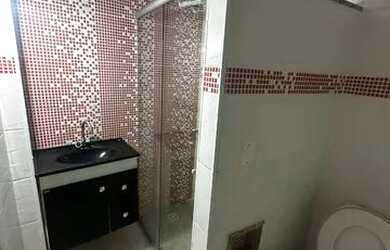 Imagem: A casa possui 3 Dormitórios, 2 Banheiros, 1 Vaga na garagem