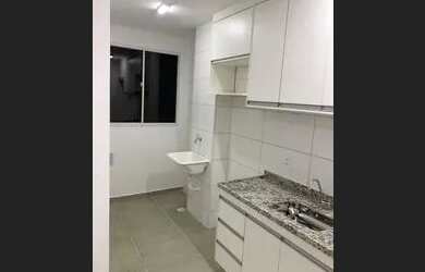 Imagem: O apartamento possui 2 Dormitórios, 1 Banheiro, 1 Vaga na garagem