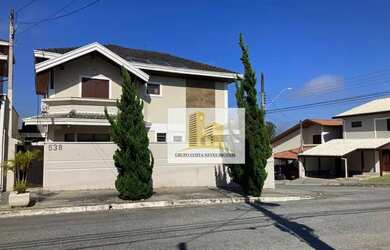 Imagem: A casa em condomínio possui 3 Dormitórios, 4 Banheiros, 4