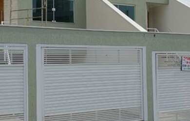 Imagem: A casa possui 3 Dormitórios, 4 Banheiros, 4 Vagas na garagem