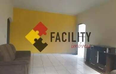 Imagem: A casa possui 3 Dormitórios, 2 Banheiros, 4 Vagas na garagem