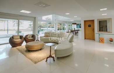 Imagem: A casa possui 5 Dormitórios, 5 Banheiros, 5 Vagas na garagem