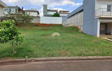 Imagem: O terreno possui 300m² de Área e está localizado em Sao