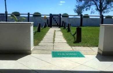 Imagem: A casa possui 3 Dormitórios, 3 Banheiros, 2 Vagas na garagem