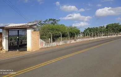 Imagem: A chácara possui 7.200m² de Área e está localizado em Coité