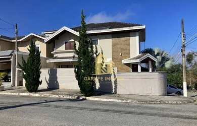 Imagem: A casa em condomínio possui 3 Dormitórios, 3 Banheiros, 2