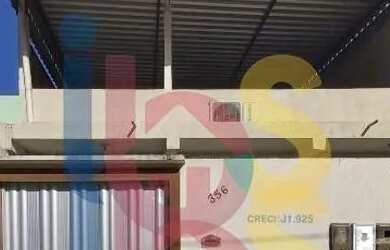 Imagem: A casa possui 4 Dormitórios, 2 Banheiros, 1 Vaga na garagem