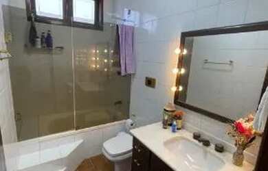 Imagem 15: Casa Petrópolis Mosela 4 quartos rua próxima a Igreja