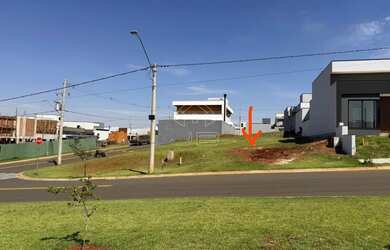 Imagem: O terreno possui 363m² de Área e está localizado em Parque