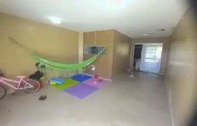 Imagem: A casa possui 3 Dormitórios, 2 Banheiros, 2 Vagas na garagem