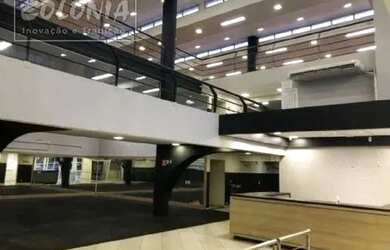 Imagem: O depósito possui 5 Vagas na garagem, 1.664m² de Área e