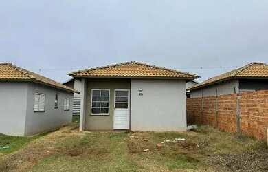 Imagem: A casa possui 1 Dormitório, 1 Banheiro, 160m² de Área e