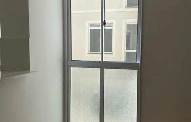 Imagem: O apartamento possui 2 Dormitórios, 1 Banheiro, 1 Vaga na garagem